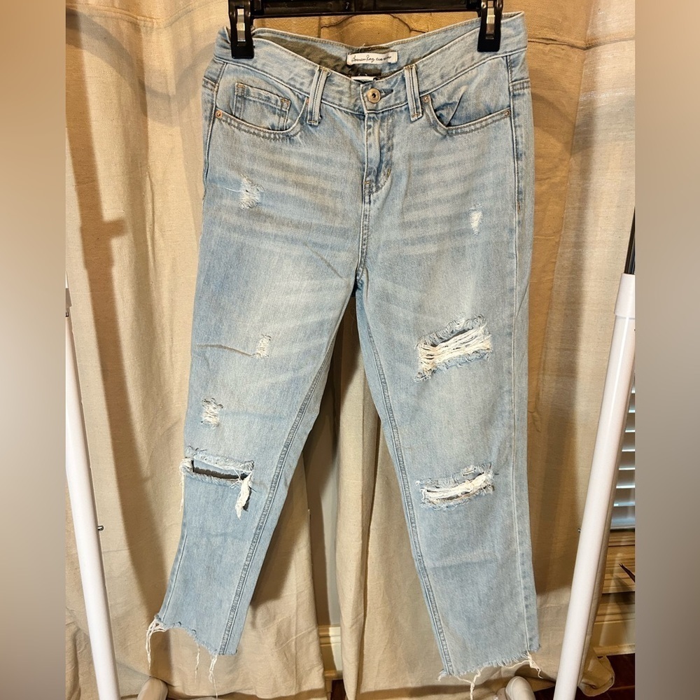 American Rag Jeans Cie Jr Size 3 Light Wash Distressed Holes Womens Straight Leg